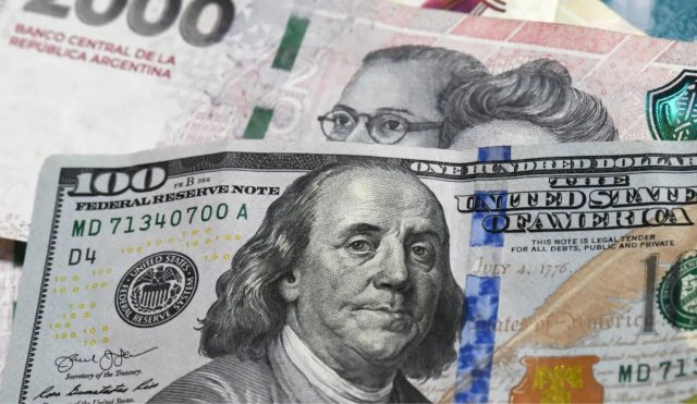DOLAR